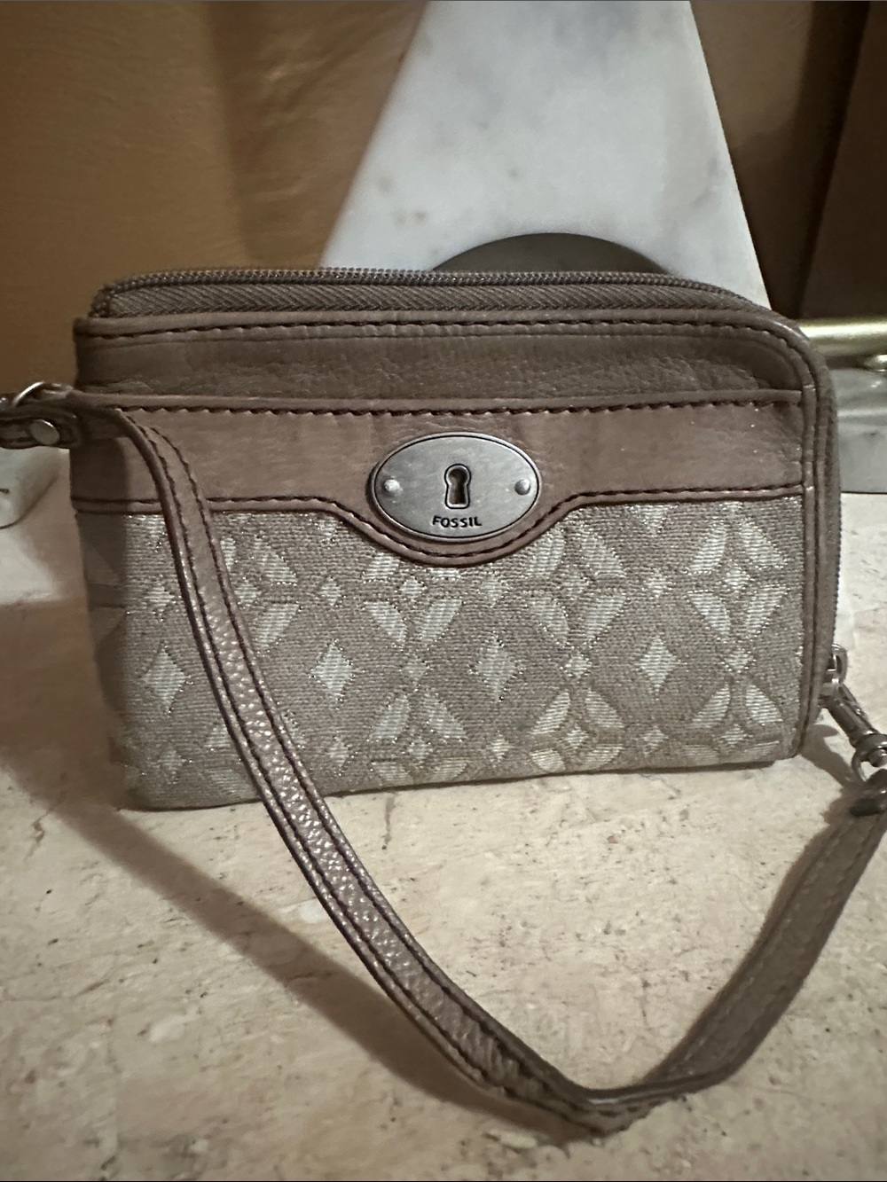 Fossil Taupe-Brown Patterned Wristlet
